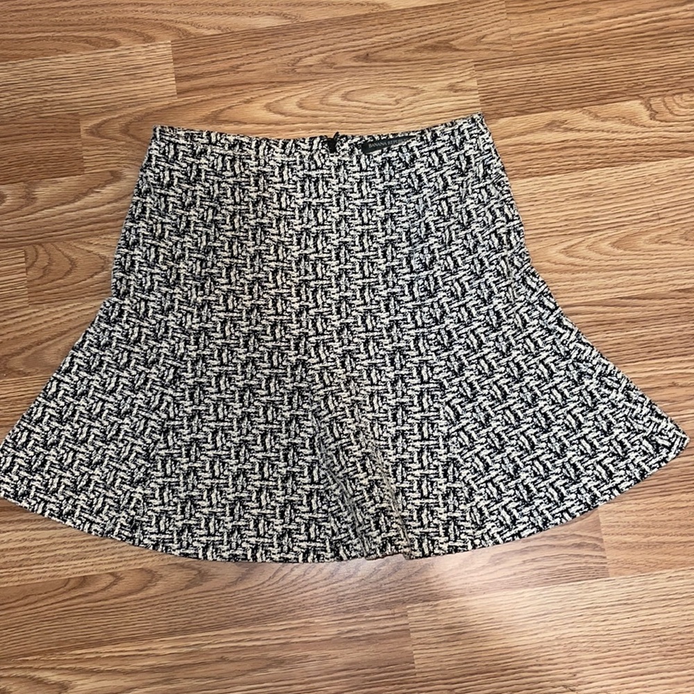 Banana Republic cotton boucle knit mini NWT skirt size 4 black and white ivory